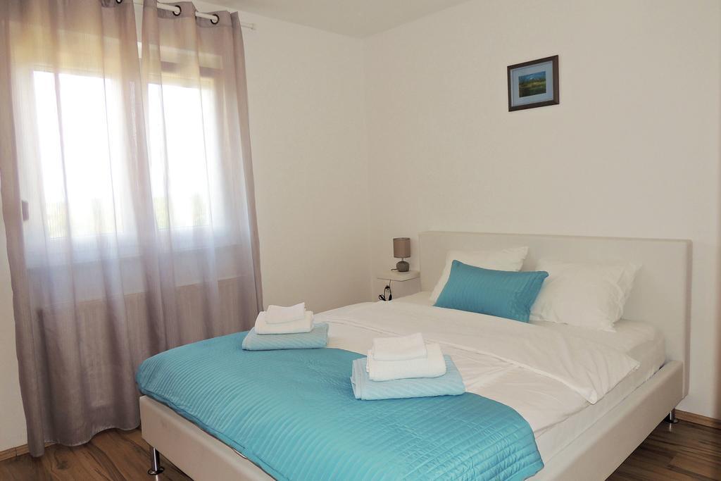 Private Accommodation Kirincic Vrh  Buitenkant foto