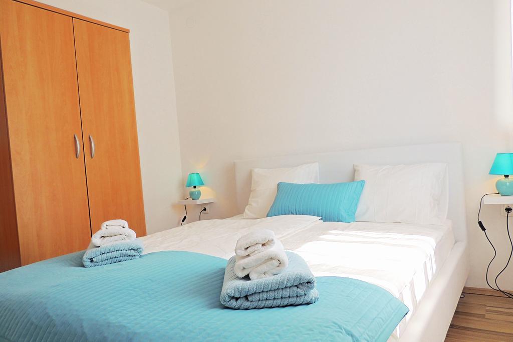 Private Accommodation Kirincic Vrh  Buitenkant foto